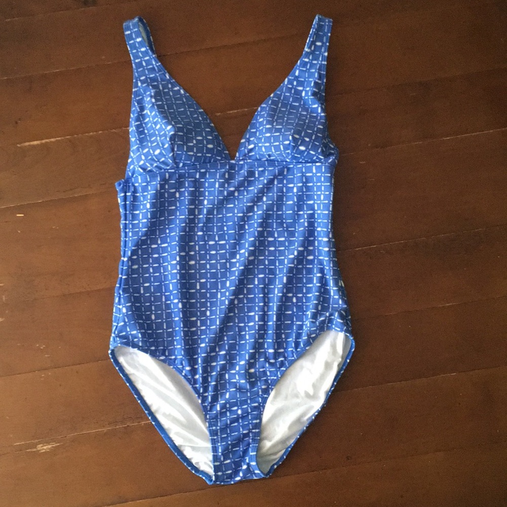 Women’s Vineyard Vines swimsuit M